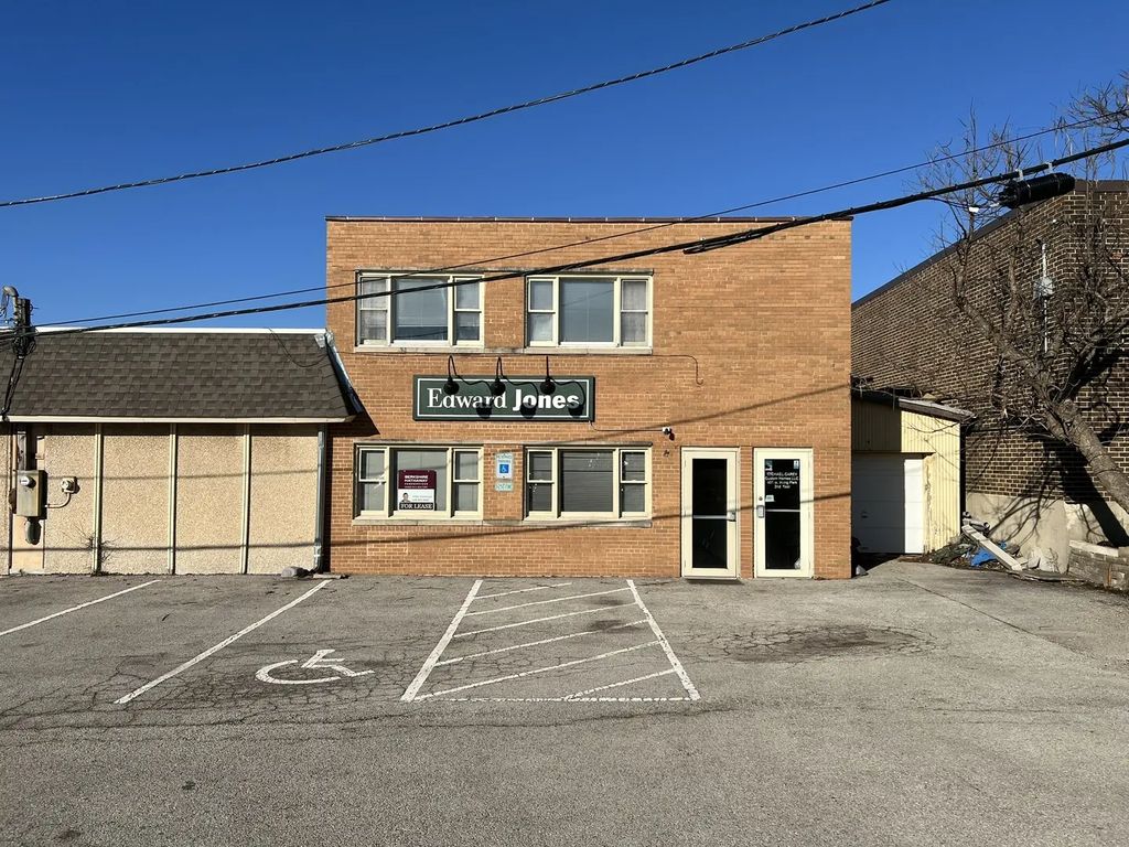 401 W Irving Park Road 2, Itasca
