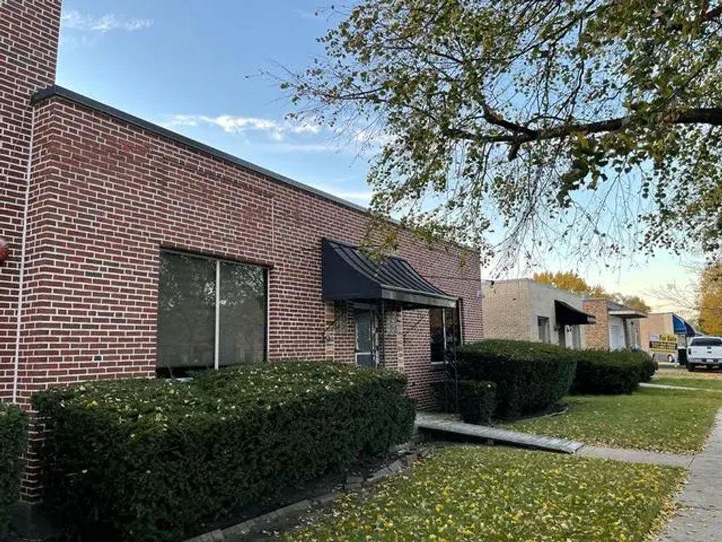 8136 Lawndale Avenue, Skokie