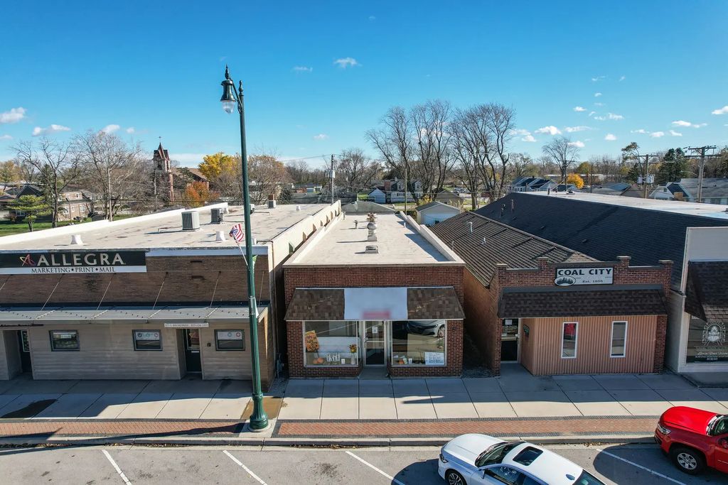 275 S Broadway Street, Coal City