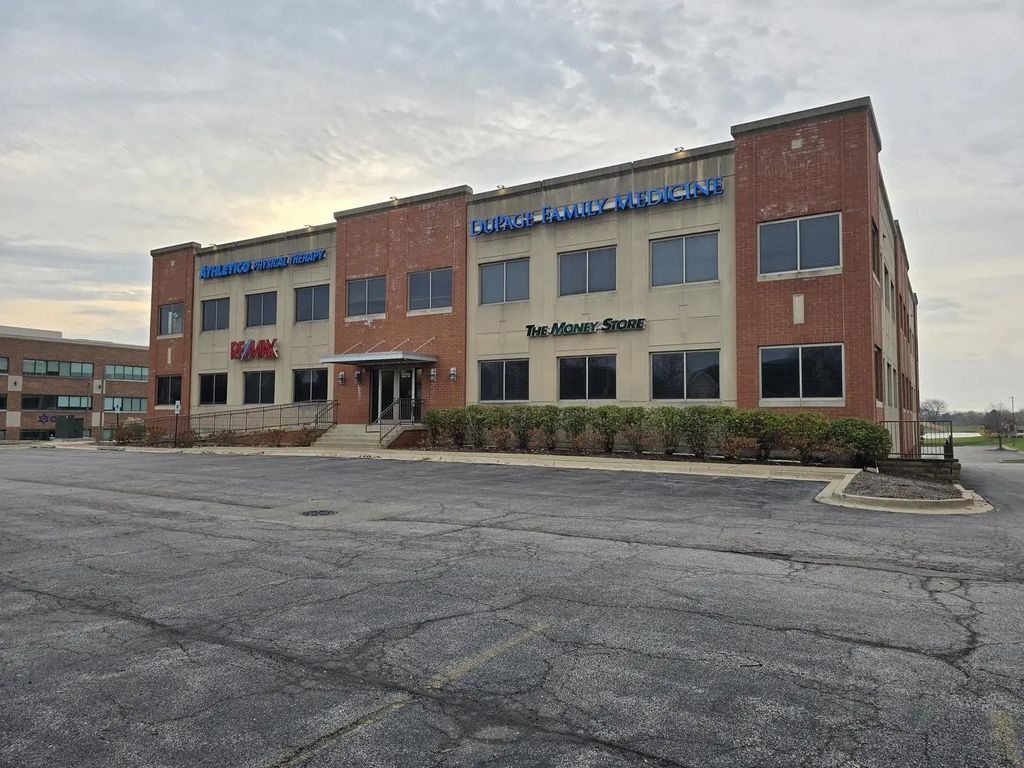 2272 95th Street 310, Naperville