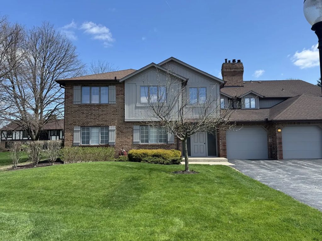 7920 W Lakeview Court 2b, Palos Heights