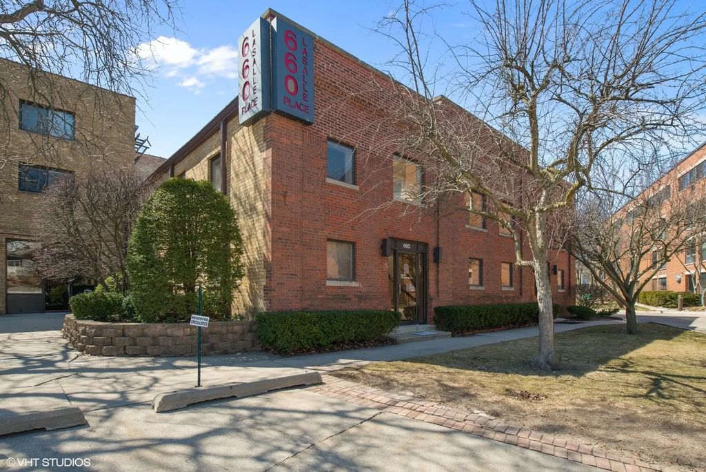 660 La Salle Place, Highland Park