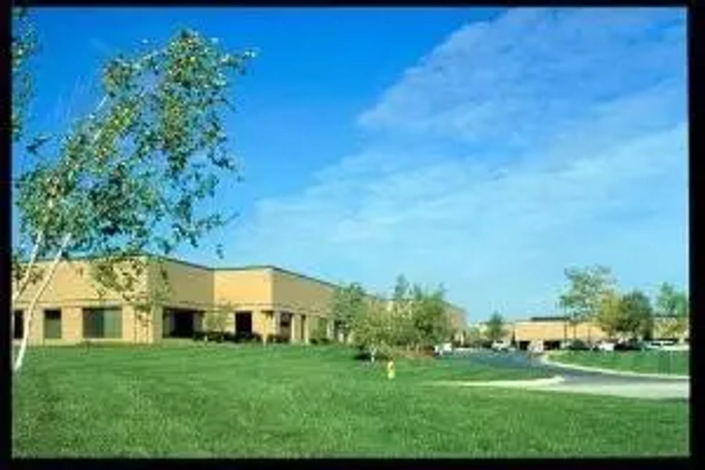910 - 920 Woodlands Parkway, Vernon Hills