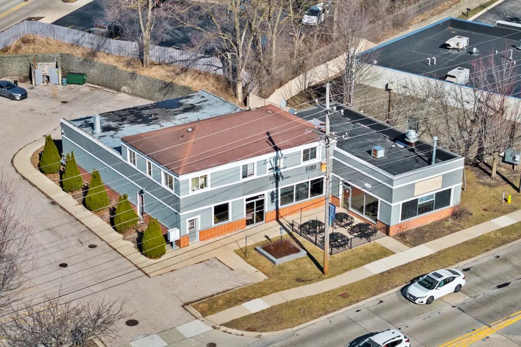 700 Northwest Highway, Fox River Grove