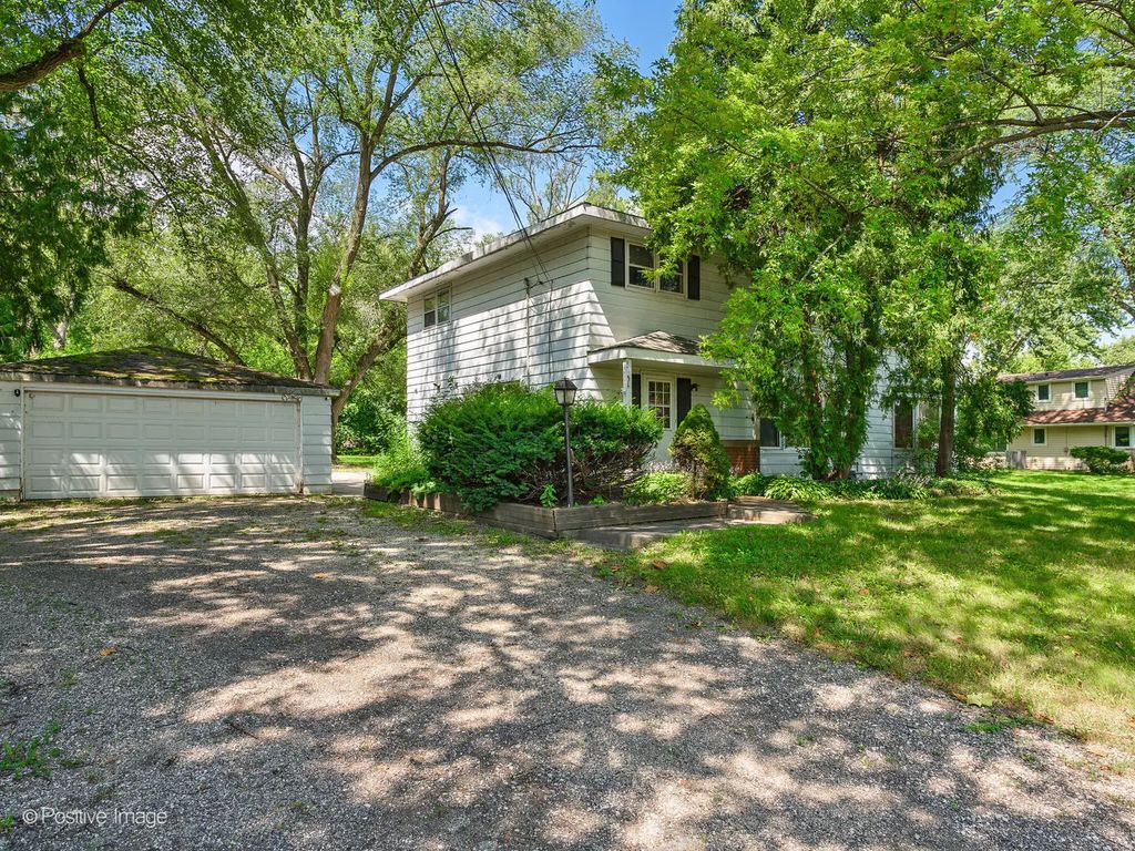 5107 N Arlington Heights Road, Long Grove