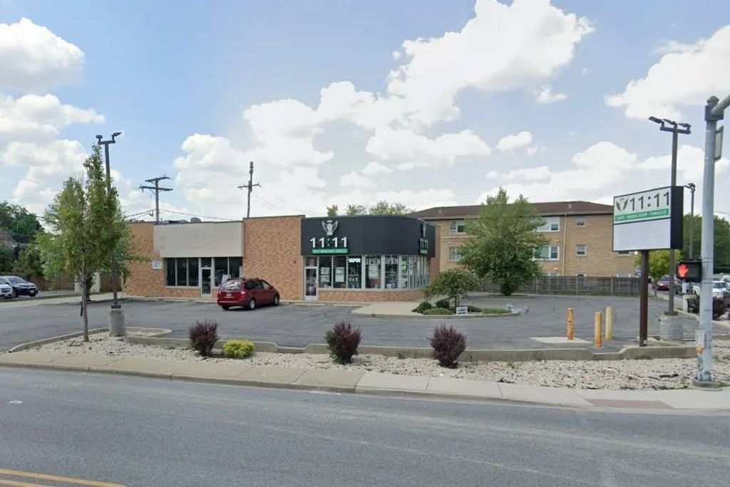 2680 N River Road, River Grove