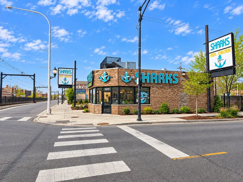 2640 E 75th Street, Chicago