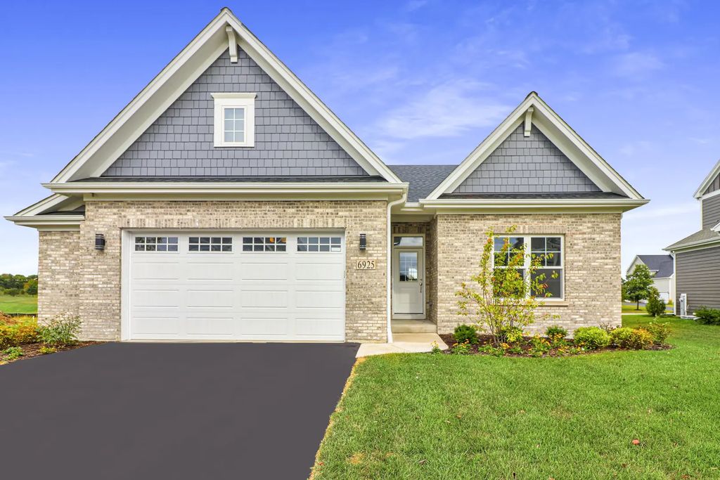 6818 Cambria Cove, Lakewood