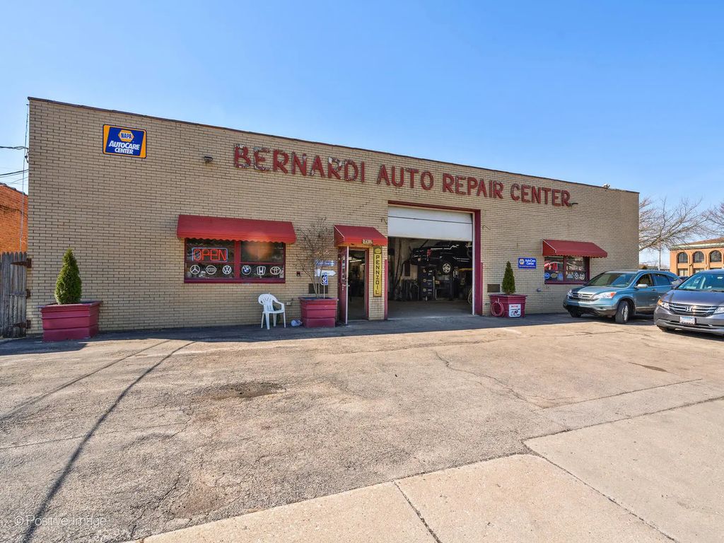 2648-2666 Waukegan Avenue, Highland Park