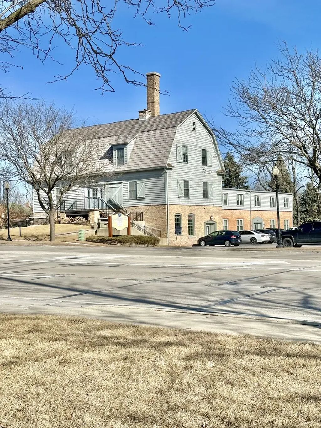 105 S Roselle Road, Schaumburg