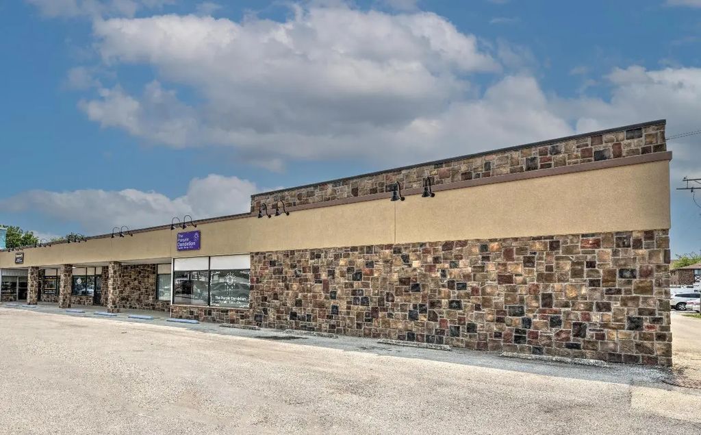 350 N Locust Street E, Manteno