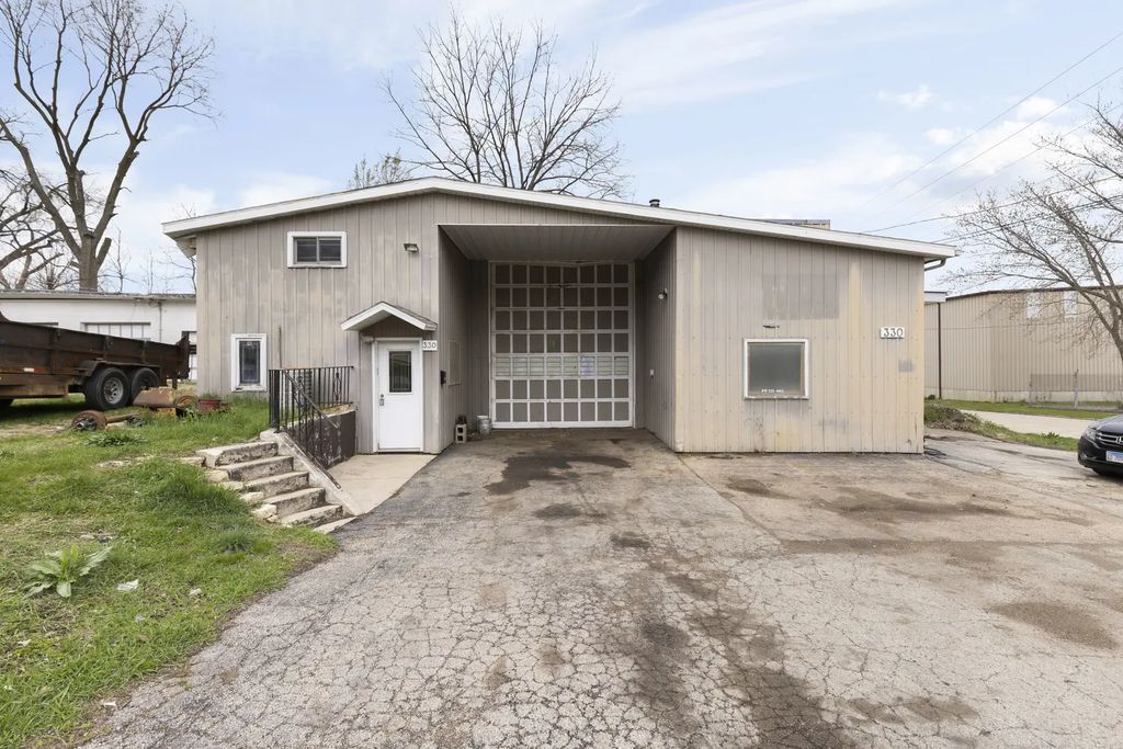330 E Winslow Street, Freeport