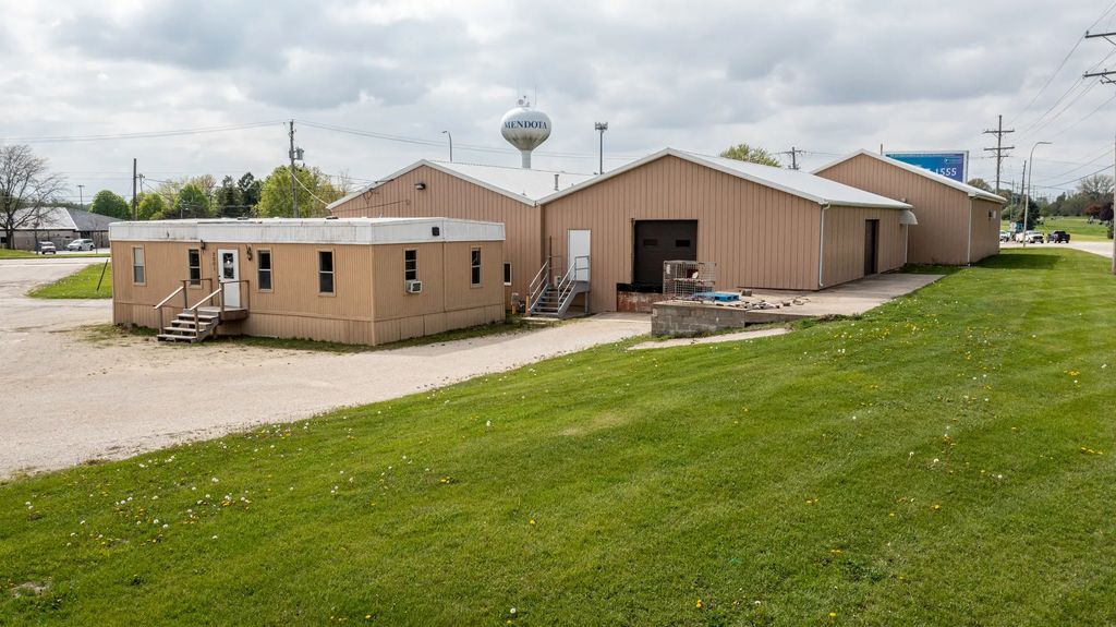 2001 W Main Street, Mendota