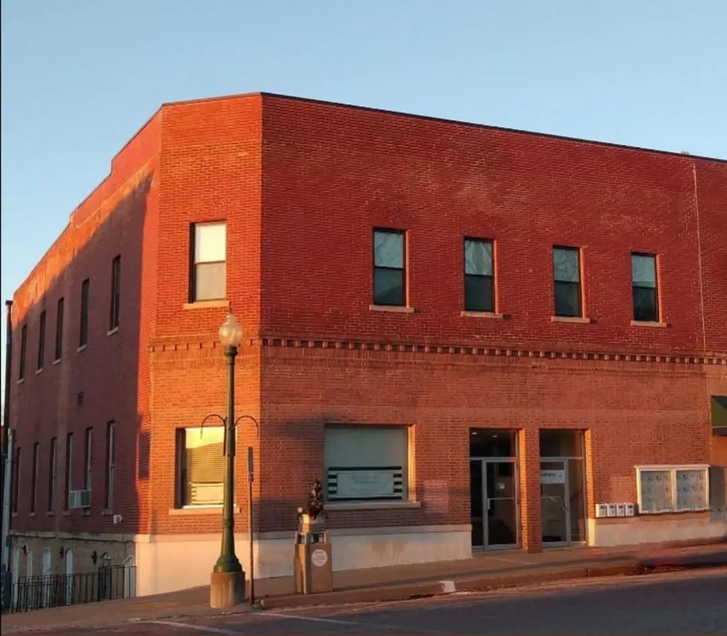 102 E Market Street, Mt. Carroll