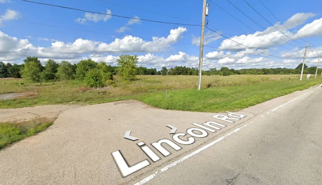 1718 W Lincoln Road, Lakemoor