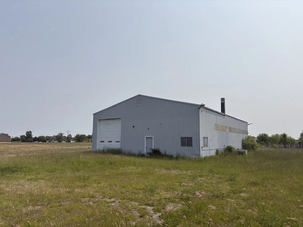 S Cypress Street, Manteno