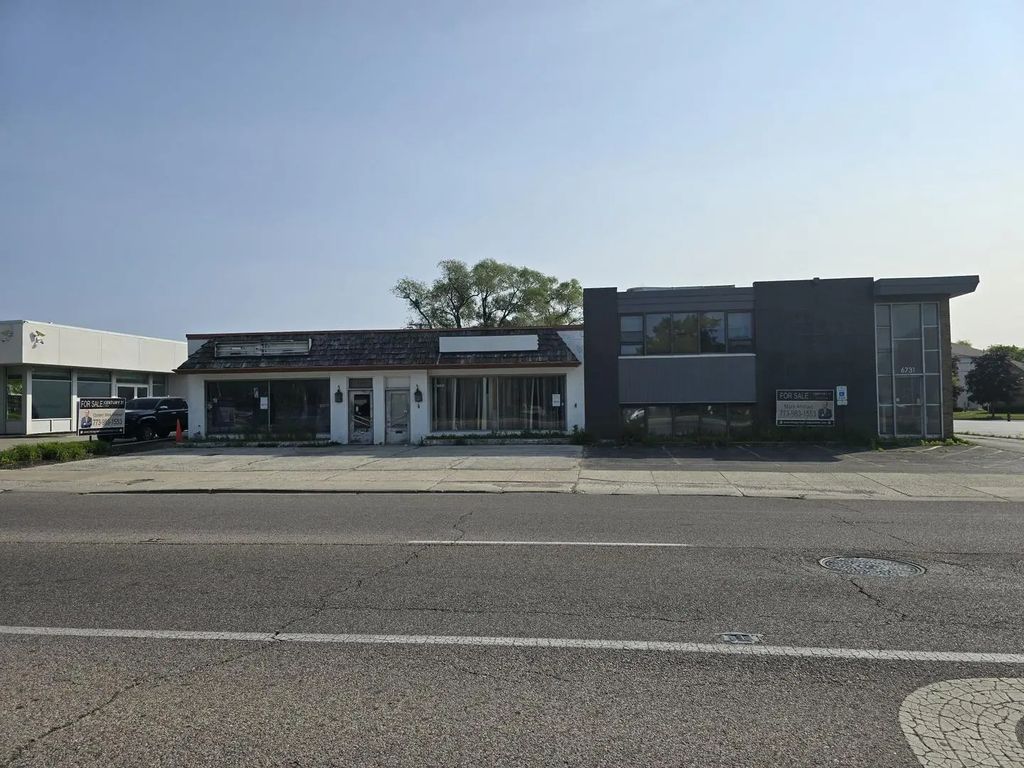 6731-6733 N Lincoln Avenue, Lincolnwood
