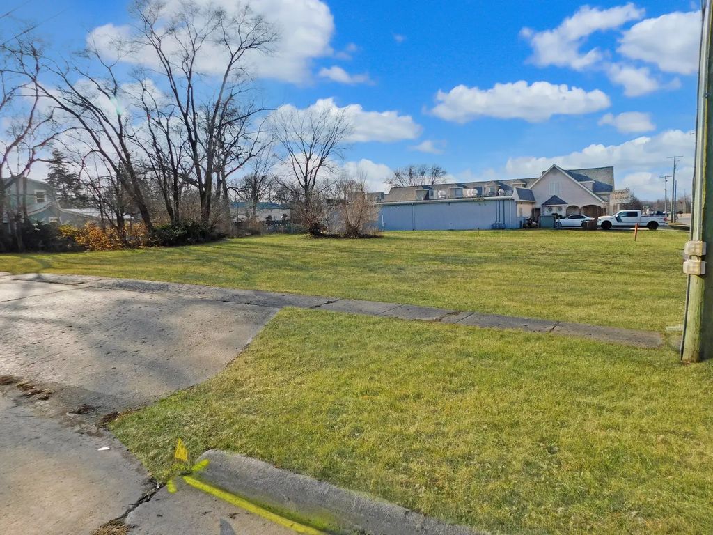 10458 Main Street, Roscoe
