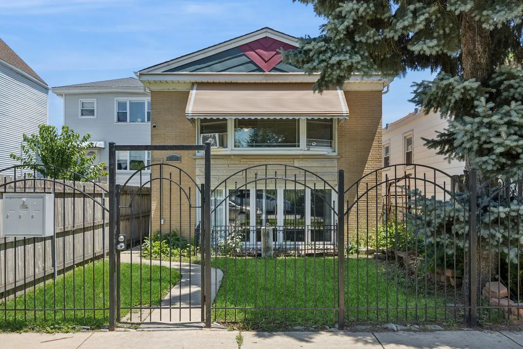 2209 N Long Avenue, Chicago
