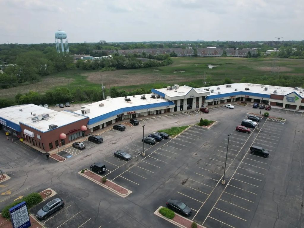 315-345 W Northwest Highway 335, Palatine