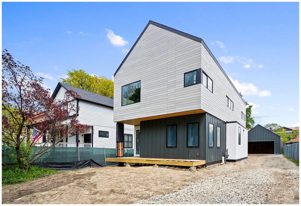 347 8th Avenue, La Grange