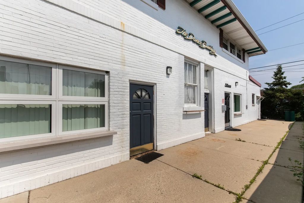 1330 Webford Avenue, Des Plaines