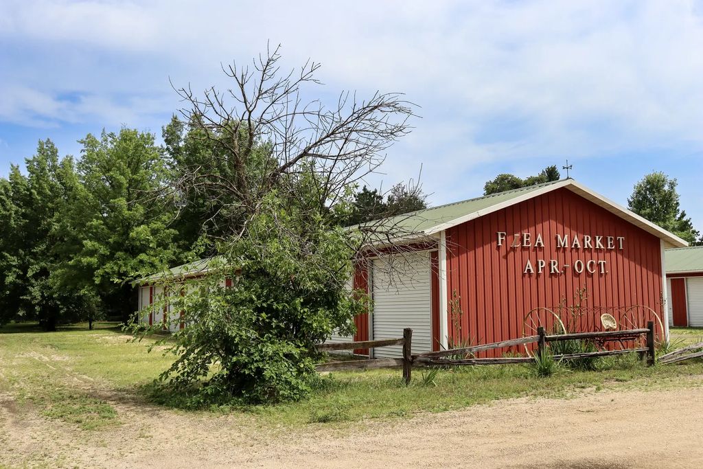 23148 Waller Road, Fulton