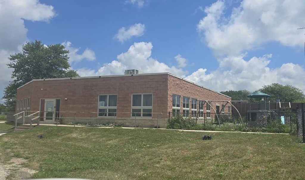 1240 N Market Street, Paxton