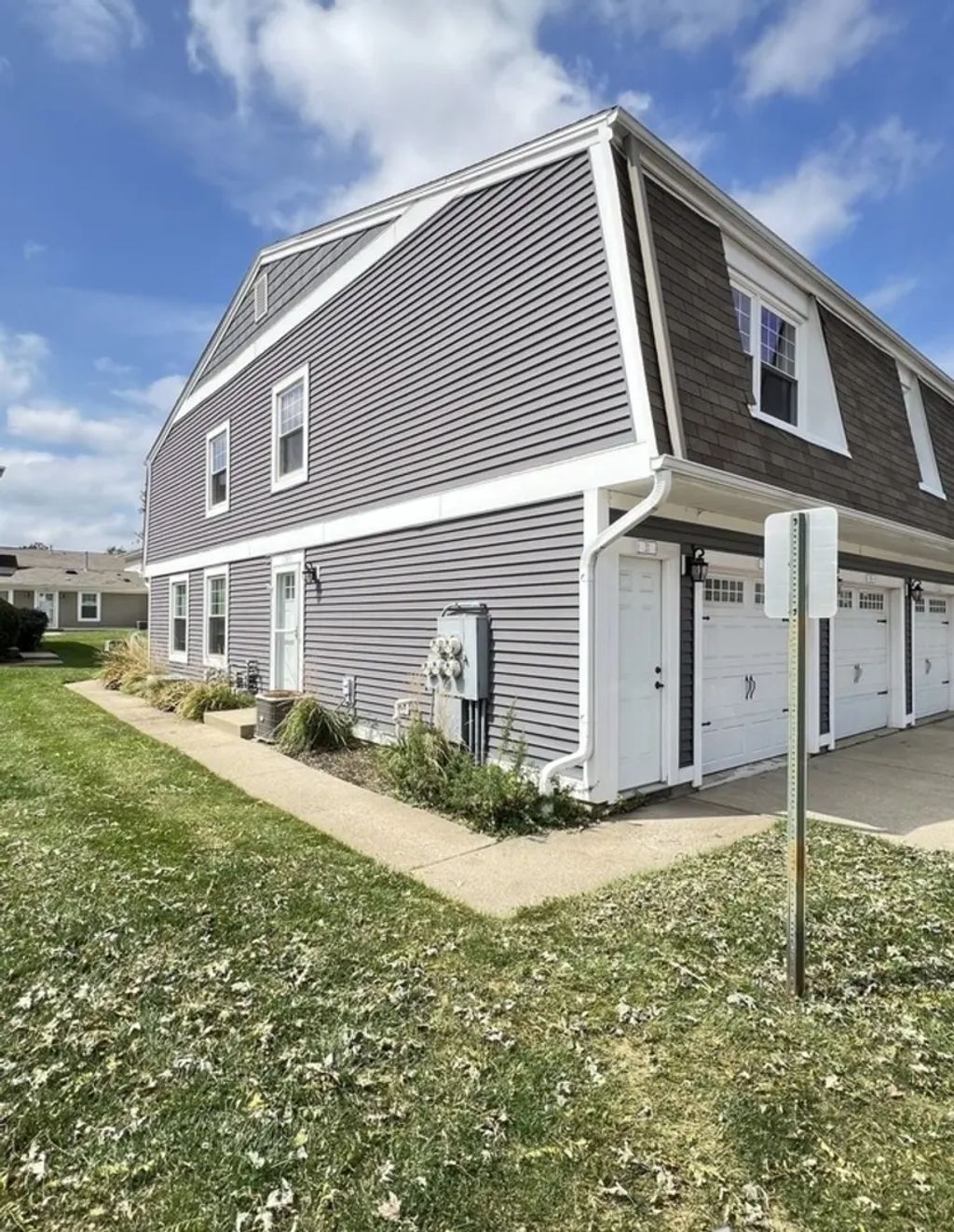 358 E Farmingdale Circle, Vernon Hills