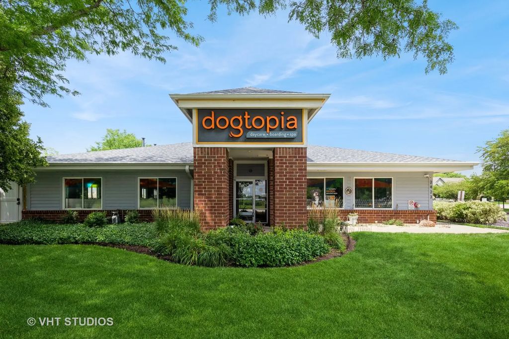 2423 Fargo Boulevard, Geneva