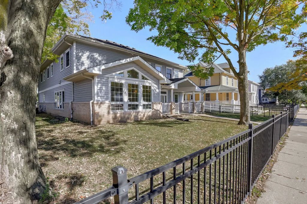 504 E Church Street, Champaign