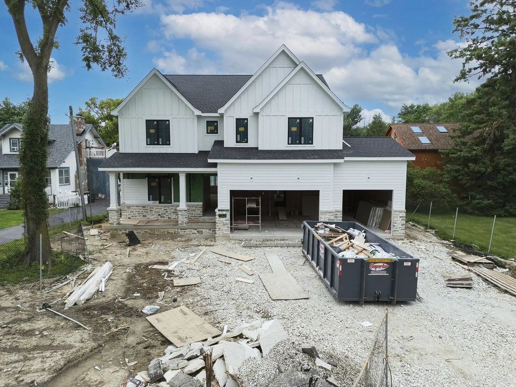 6136 Bentley Avenue, Willowbrook