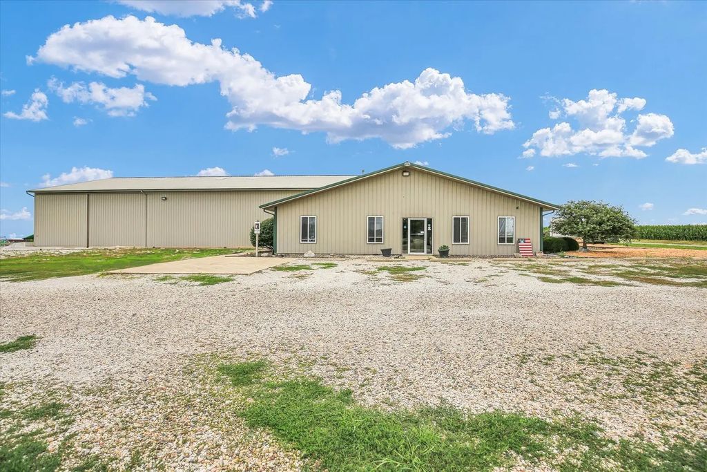 1069 County Road 900, Champaign