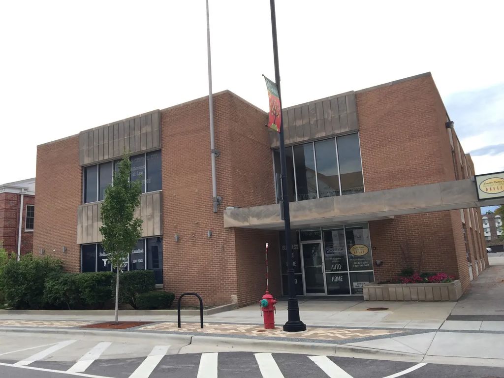 770 Lee Street 206, Des Plaines