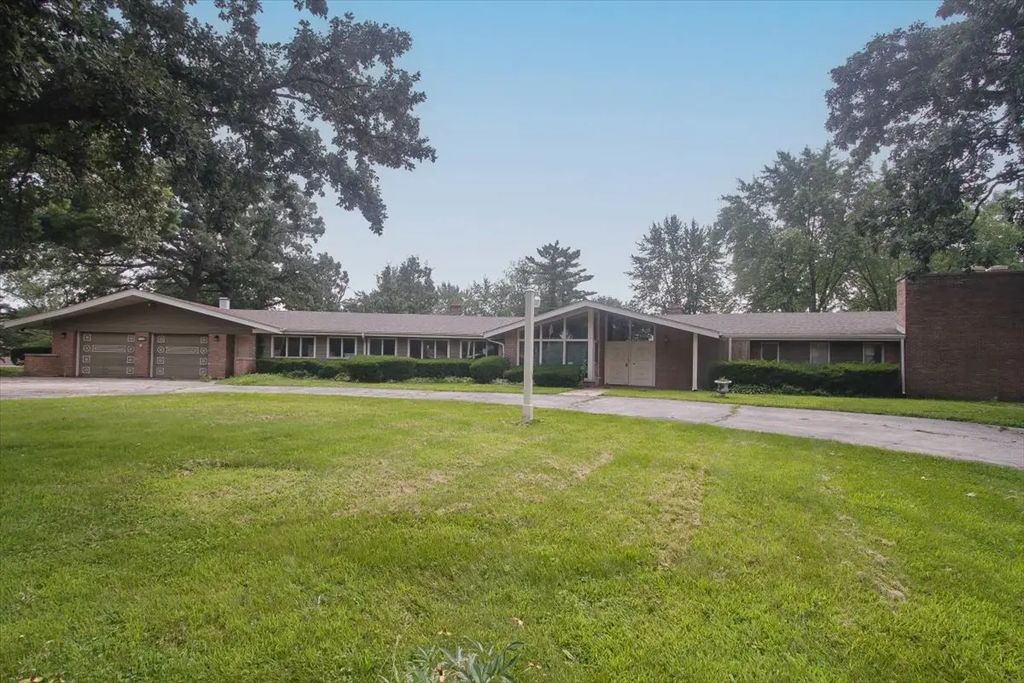 701 W Stearns Road, Bartlett
