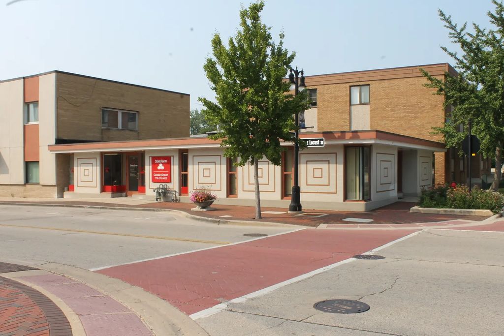129 E Locust Street, DeKalb