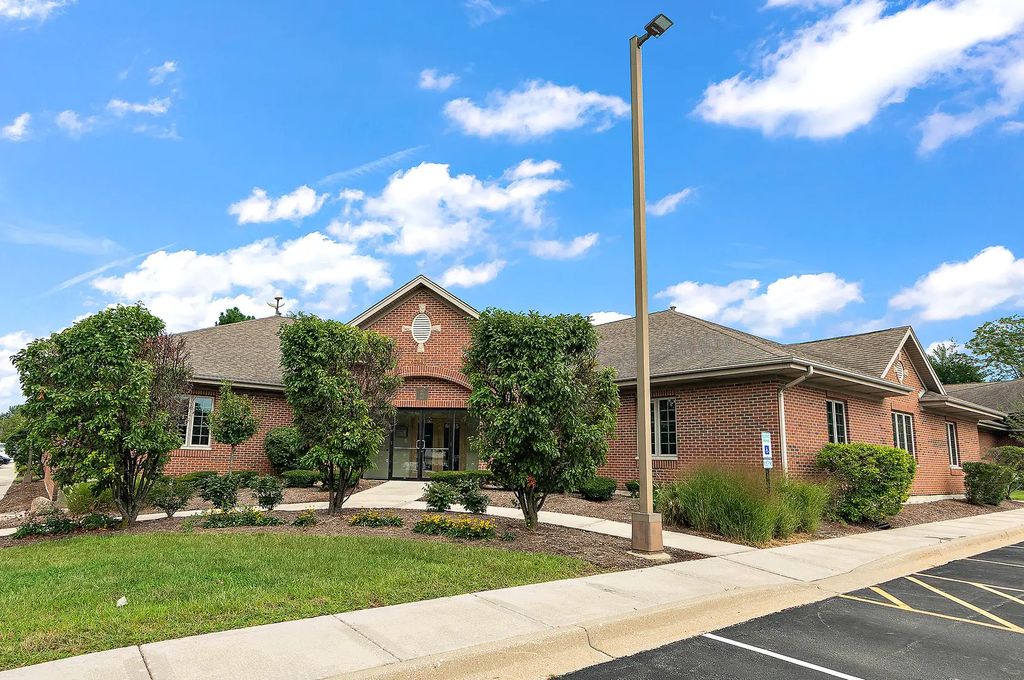 6825 Kingery Highway, Willowbrook