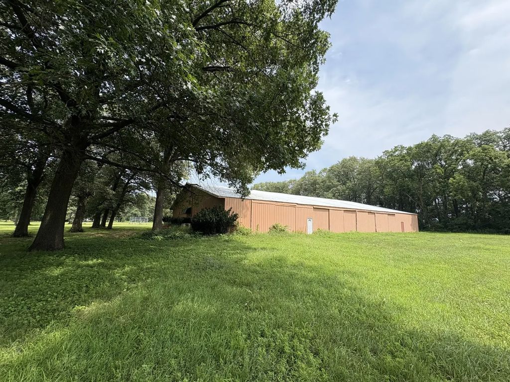 4112 S Youth Camp Road, St. Anne