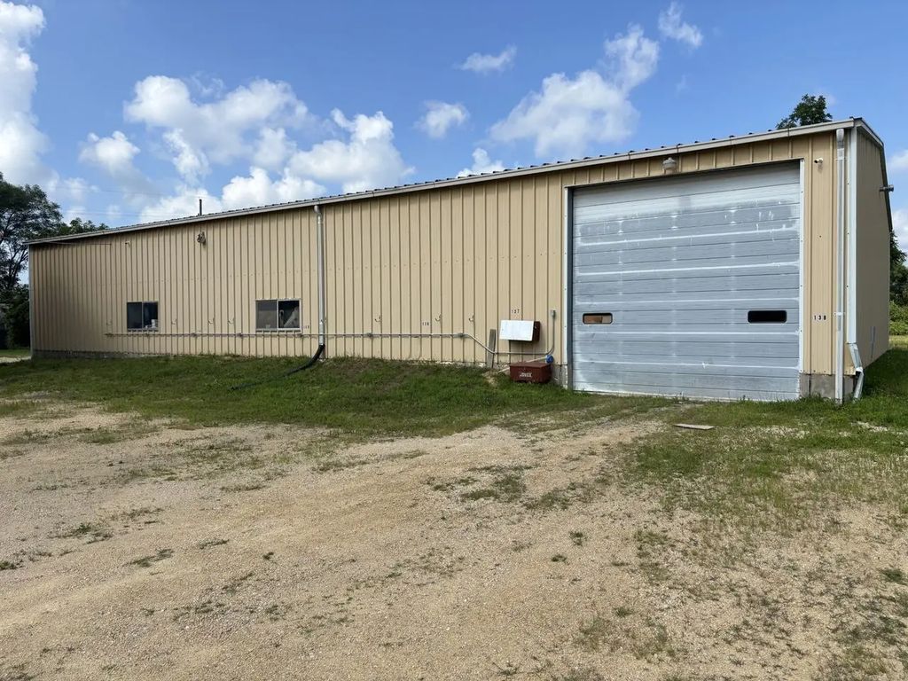 2180 E Yellow Creek Road, Freeport