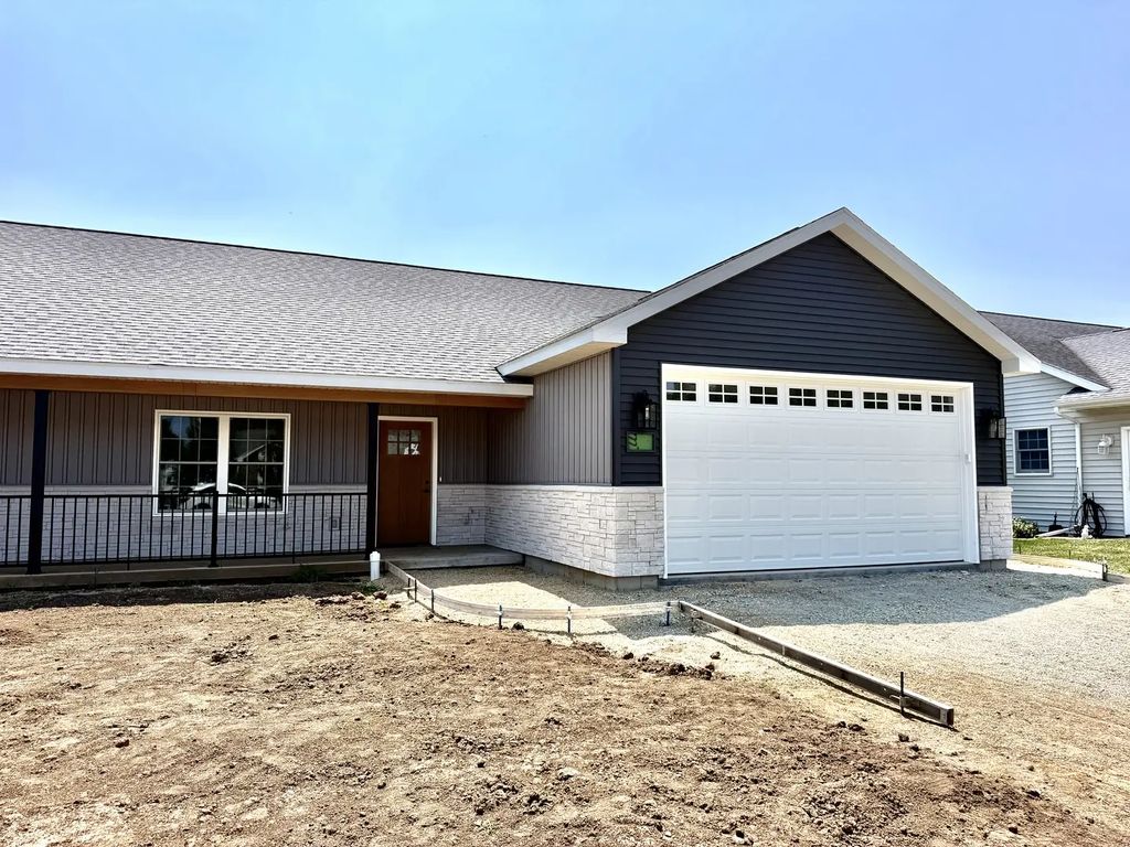 1421 North Ridge Drive, Rock Falls