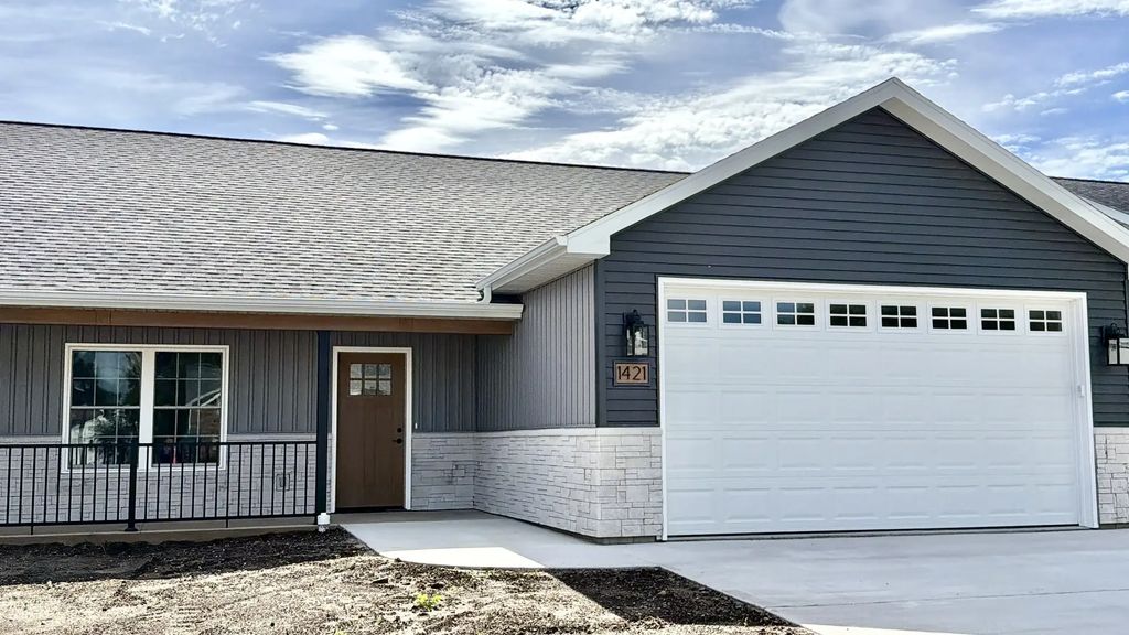 1421 North Ridge Drive, Rock Falls
