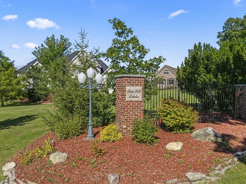 16604 Pine Hill Drive, Homer Glen