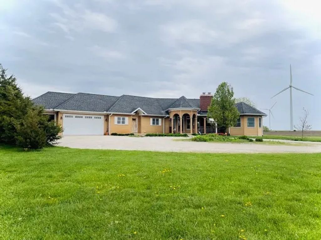 1976 E 24th Road, Ransom