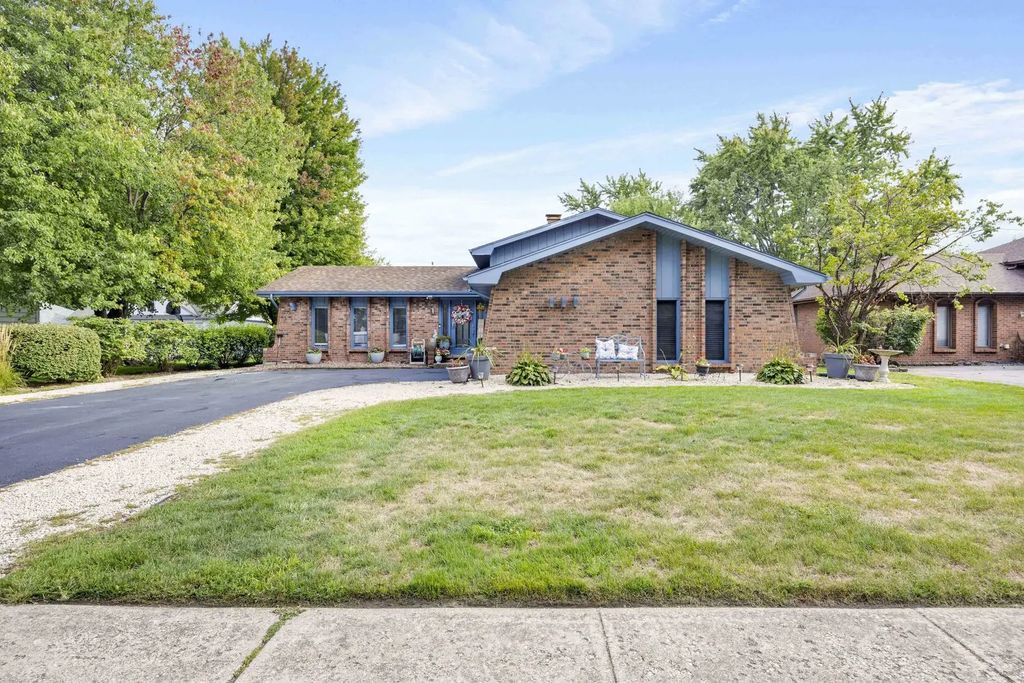1943 182nd Street, Lansing