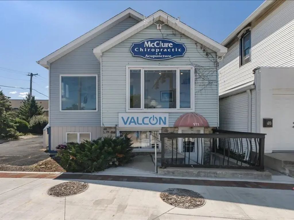 111 W Railroad Avenue, Bartlett