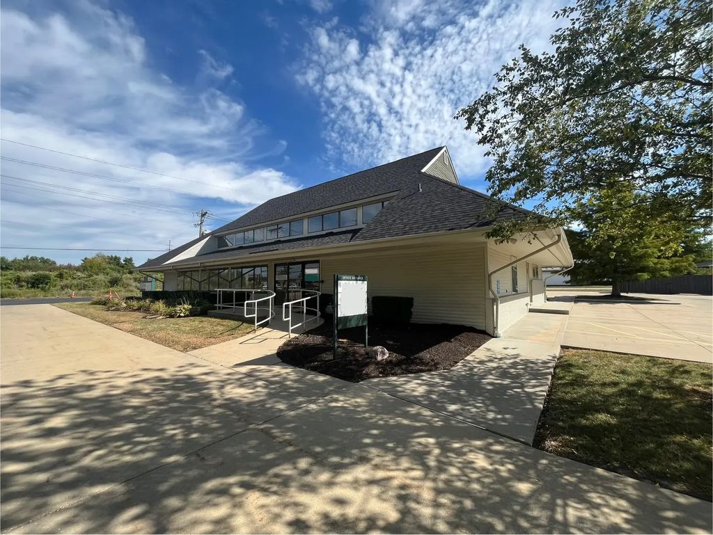 2105 N Dunlap Avenue 1a, Savoy