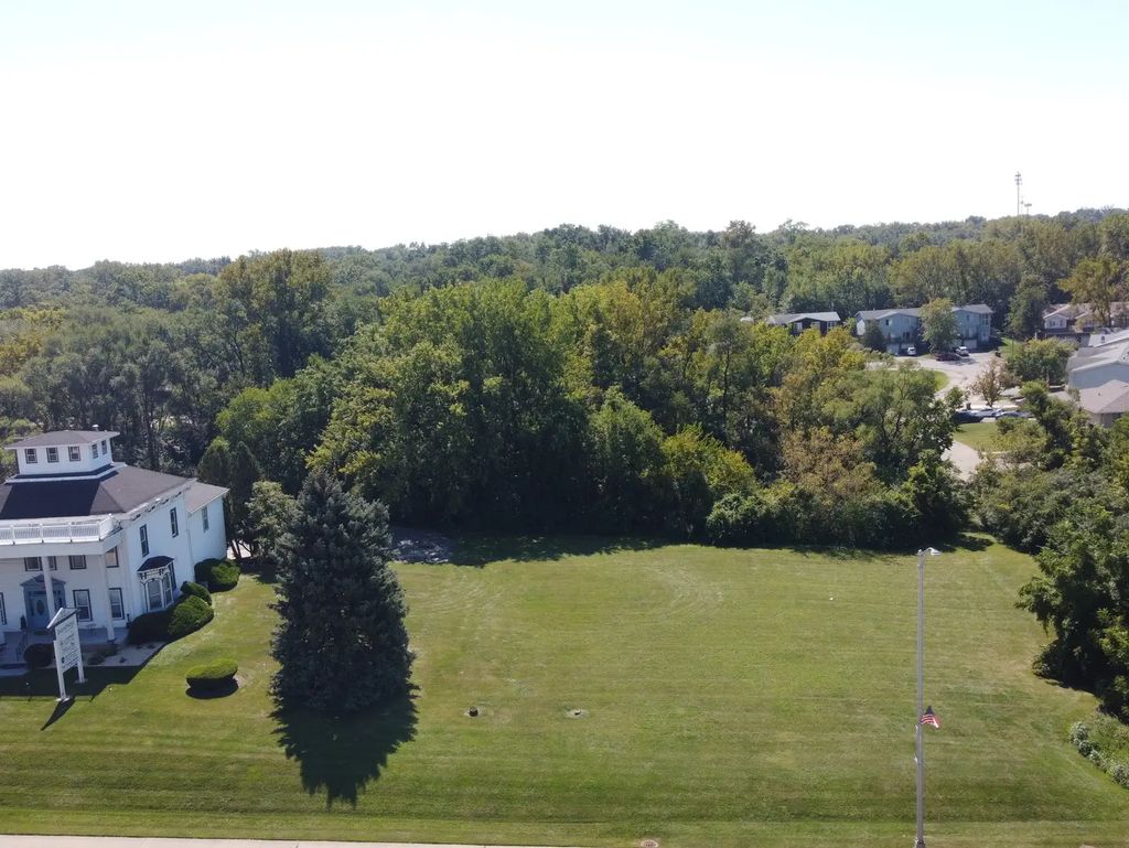 328 E Lincoln Highway, New Lenox