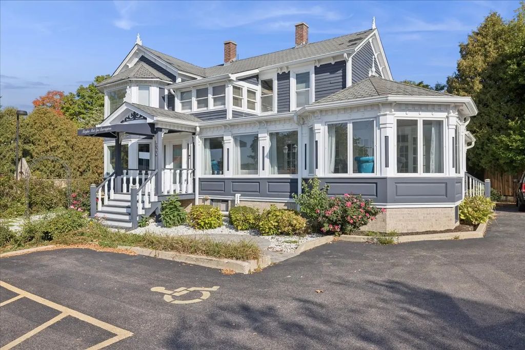 320 E Main Street, Barrington