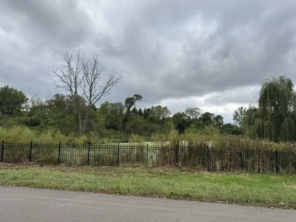 6764 W Creekside Drive, Long Grove