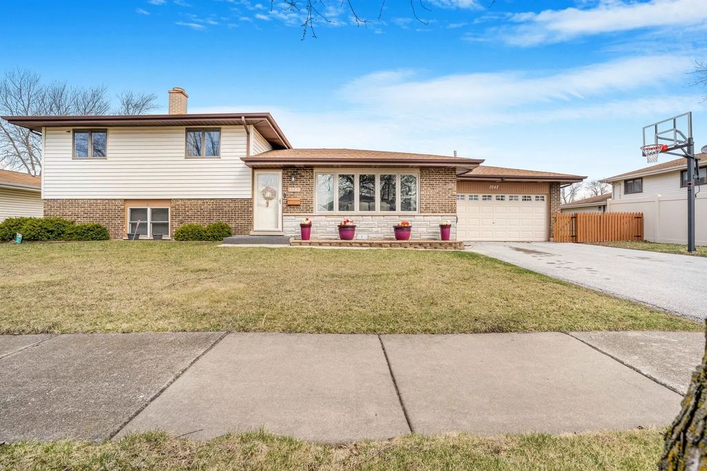 3542 191st Place, Lansing
